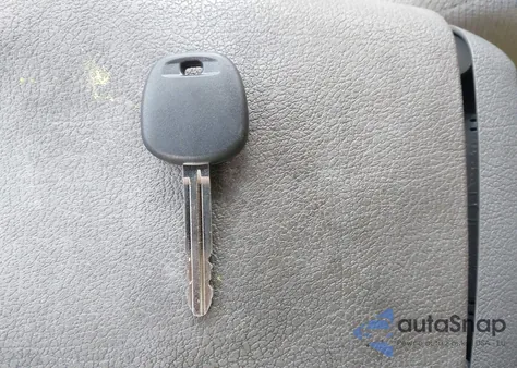 2004 Toyota Camry Le z USA, uszkodzony, nr VIN 4T1BE32K04U319290